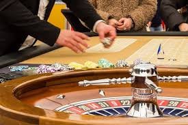 Antarmuka Jadwal Live di platform gilalotto menampilkan pertandingan Liga 1, live dealer tables, dan turnamen esports